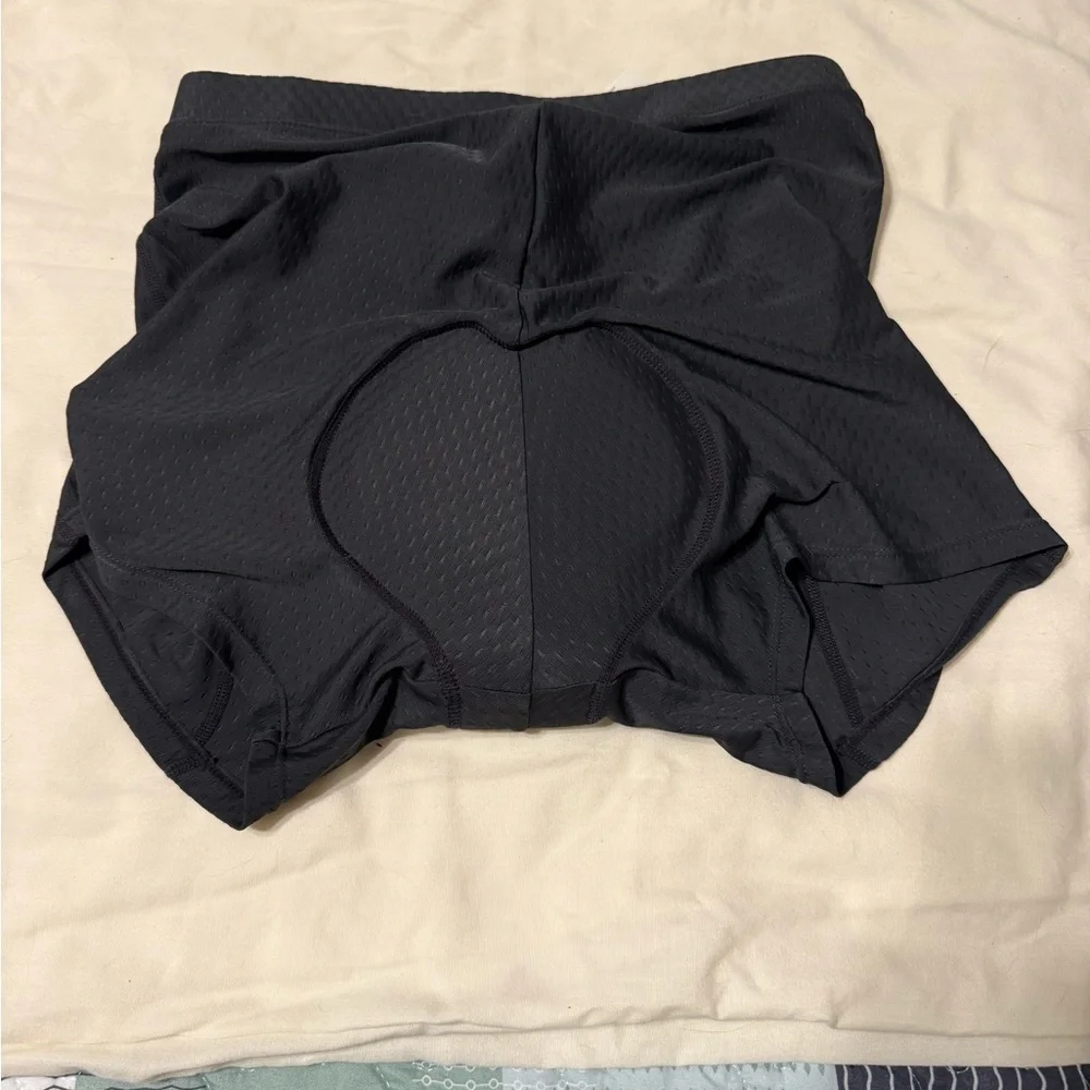 Women’s Black Padded Cycling Liner Shorts - Picture 2 of 4